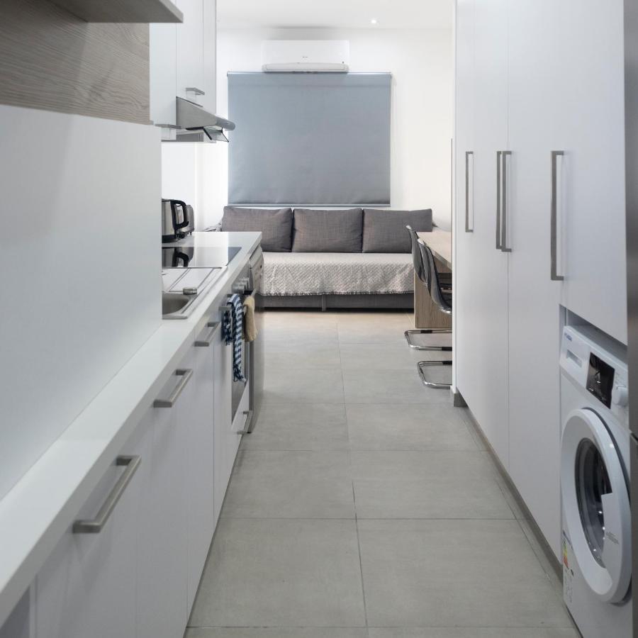 Lovely 2 Bed Apartment In Larnaca City Centre Exterior photo